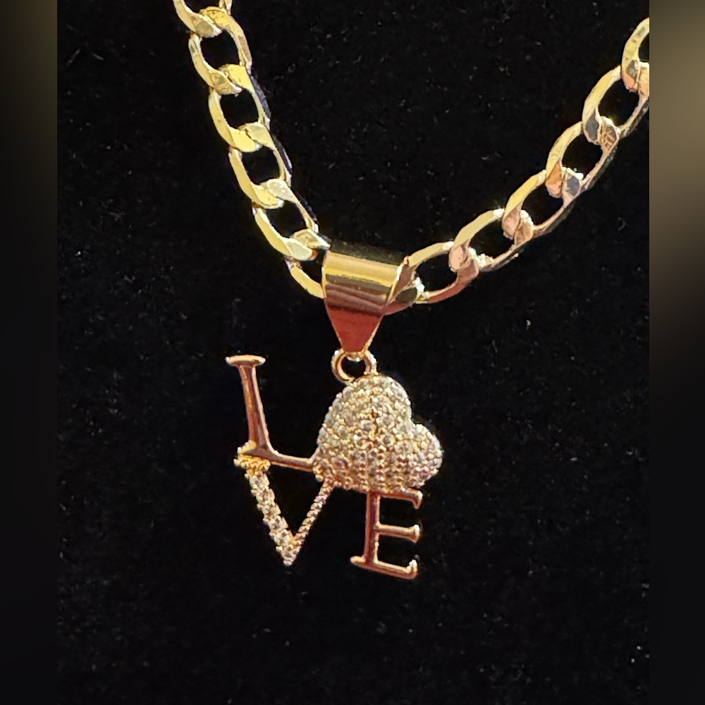 NWOT Cuban link chain with “LOVE” crystal pendant necklace